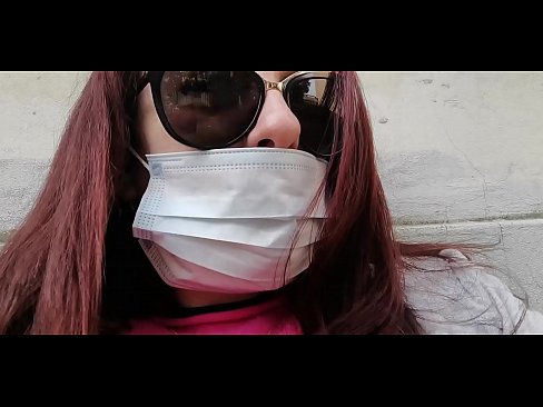 ❤️ Η Νικολέτα εκδικείται τον γείτονά της και κατουράει στο γκαράζ του (Ειδικό Covid19 Ιταλική καραντίνα) ❤️❌ Πορνό βίντεο