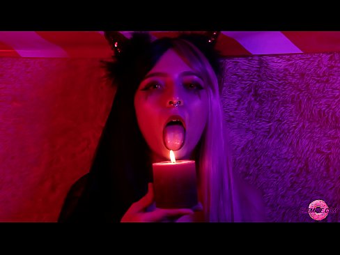 ❤️ Μια παθιασμένη πίπα από ένα σέξι Succubus με ένα σπέρμα στο στόμα της. ❤️❌ Πορνό βίντεο