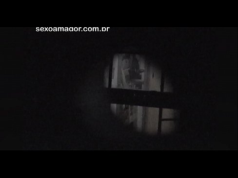 ❤️ Ξανθιά κοπέλα βιντεοσκοπήθηκε κρυφά από ηδονοβλεψία της γειτονιάς κρυμμένο πίσω από κούφια τούβλα ❤️❌ Πορνό βίντεο