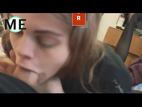 ❤️ Πούτσος στο λαιμό της, σκισμένο καλσόν και σκισμένα τακούνια ❤️❌ Πορνό βίντεο